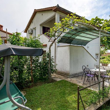 2 Bedroom Beautiful Apartment In Rukavac Экстерьер фото