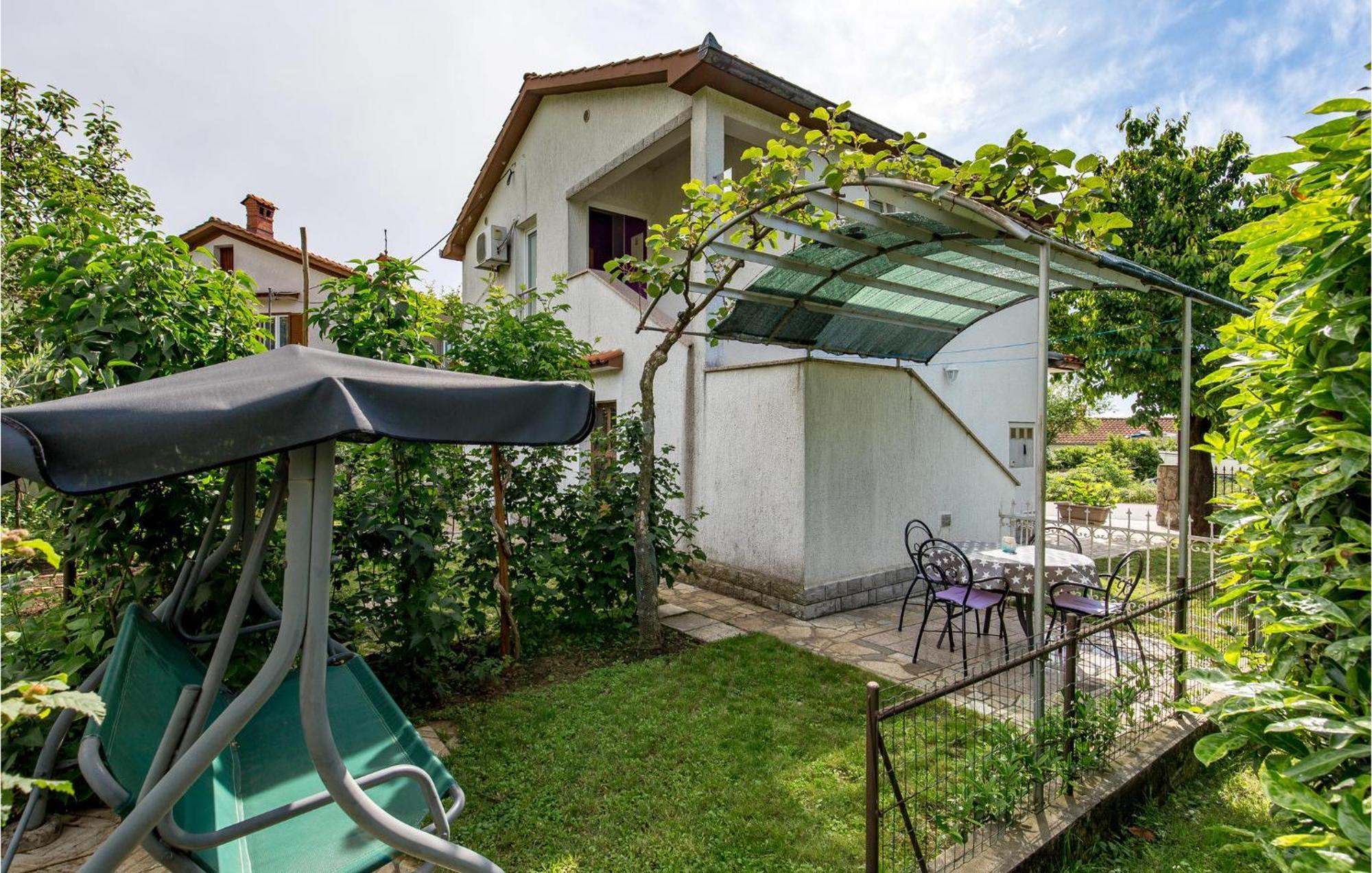 2 Bedroom Beautiful Apartment In Rukavac Экстерьер фото