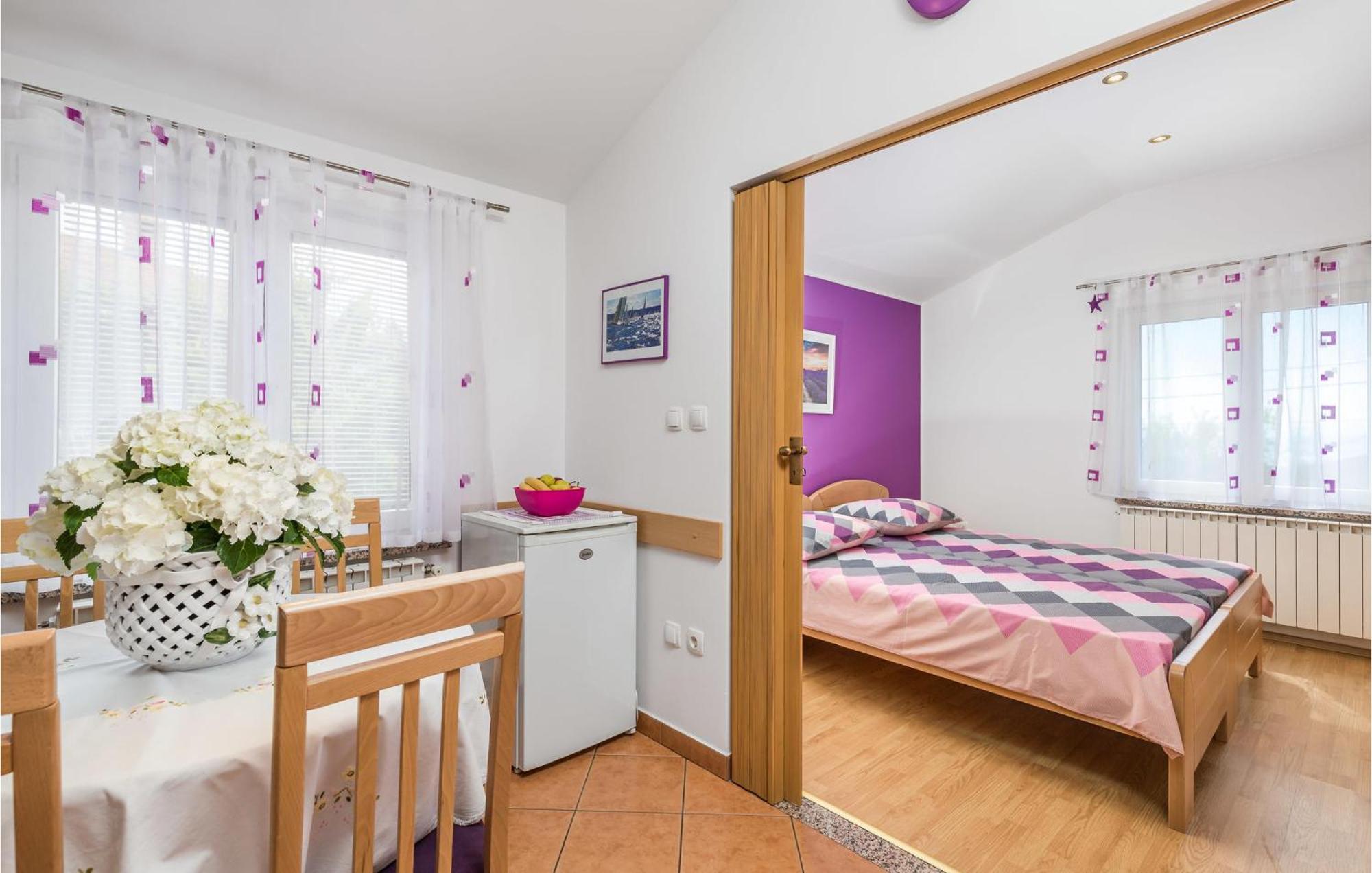 2 Bedroom Beautiful Apartment In Rukavac Экстерьер фото